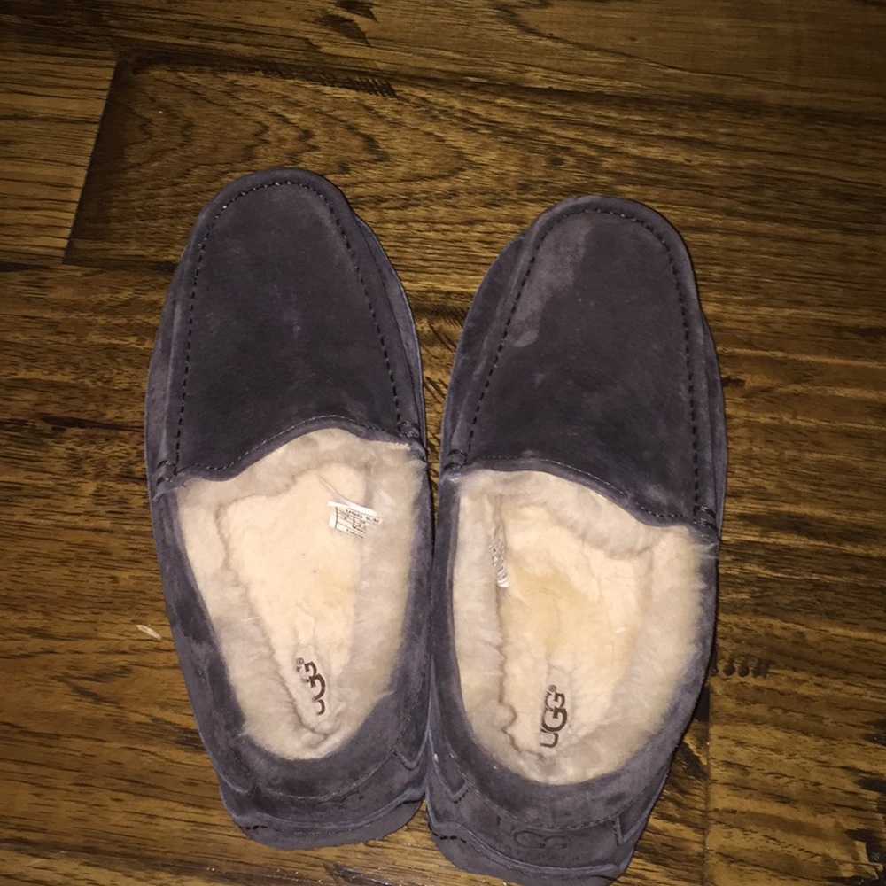 Men’s UGG  Ascot suede slippers